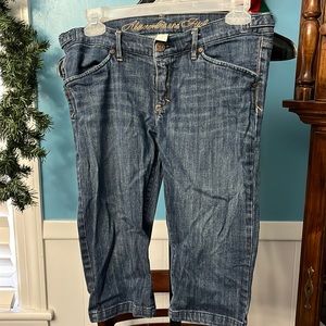 Abercrombie Cropped Jeans with button details at waist